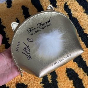 TOO FACED - autographed limited edition makeup bag